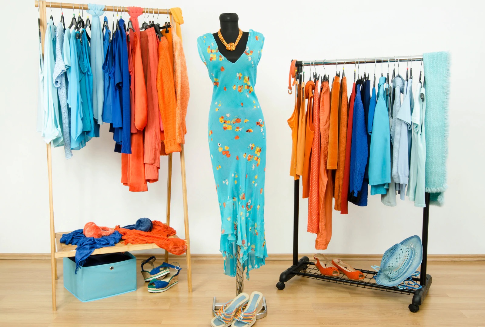 Complementary colours in outfits 